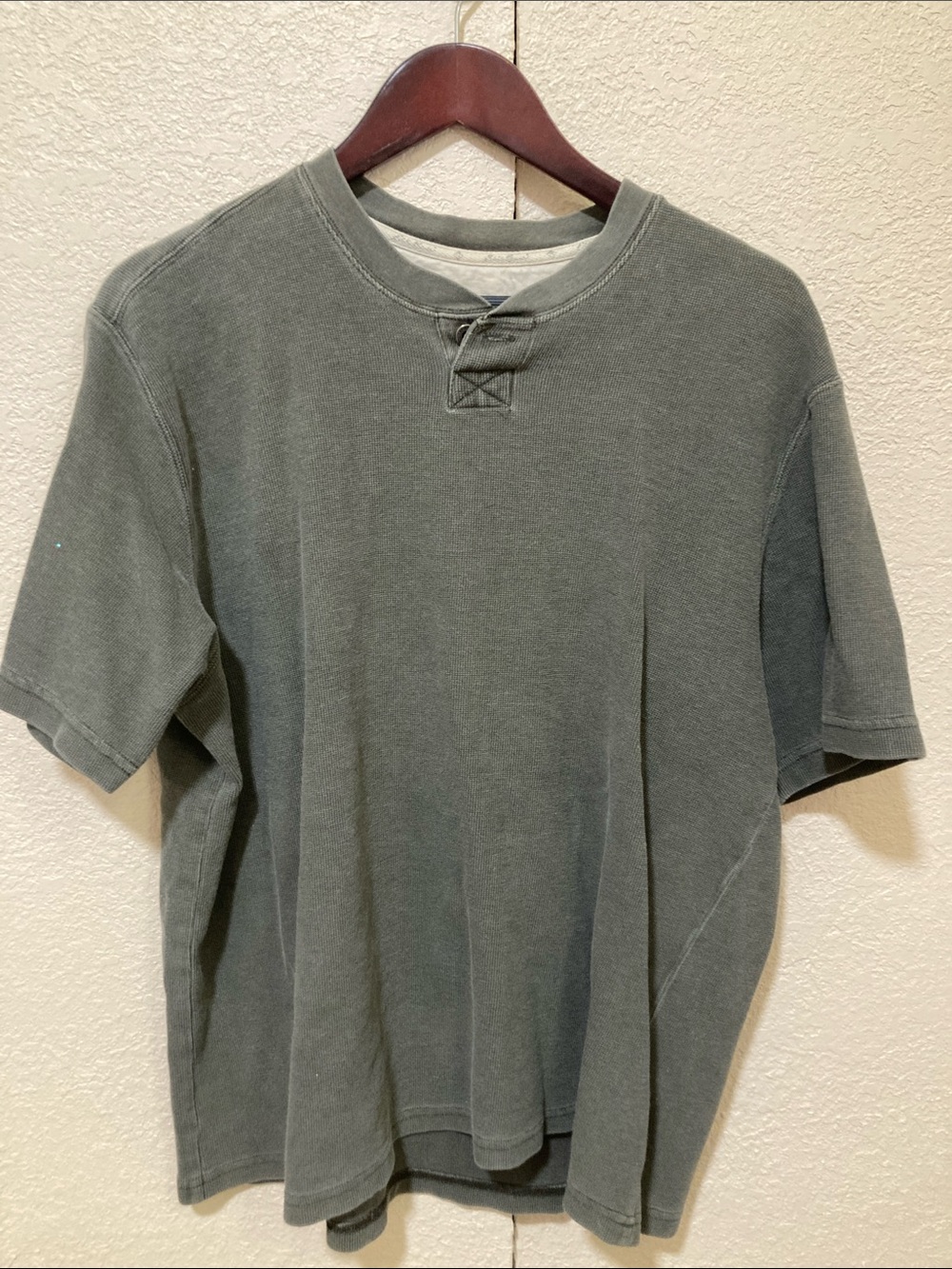 Eddie Bauer Short Sleeve Button Tee in Olive
